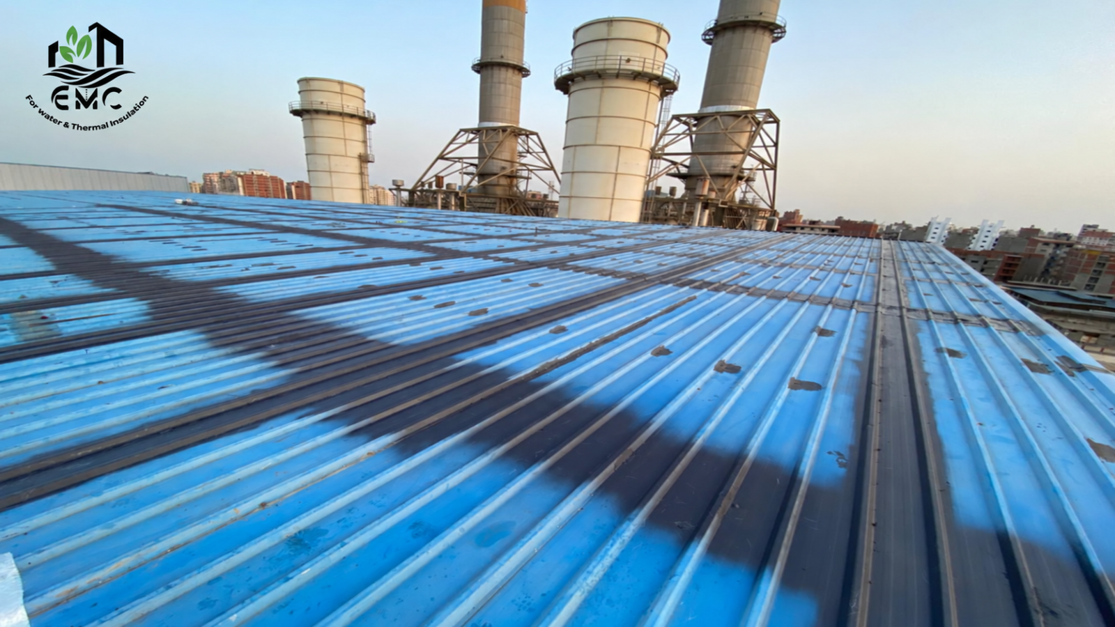 مشروع عزل الأسطح المعدنية بمبنى الوحدة الغازية – شركة وسط الدلتا لإنتاج الكهرباء